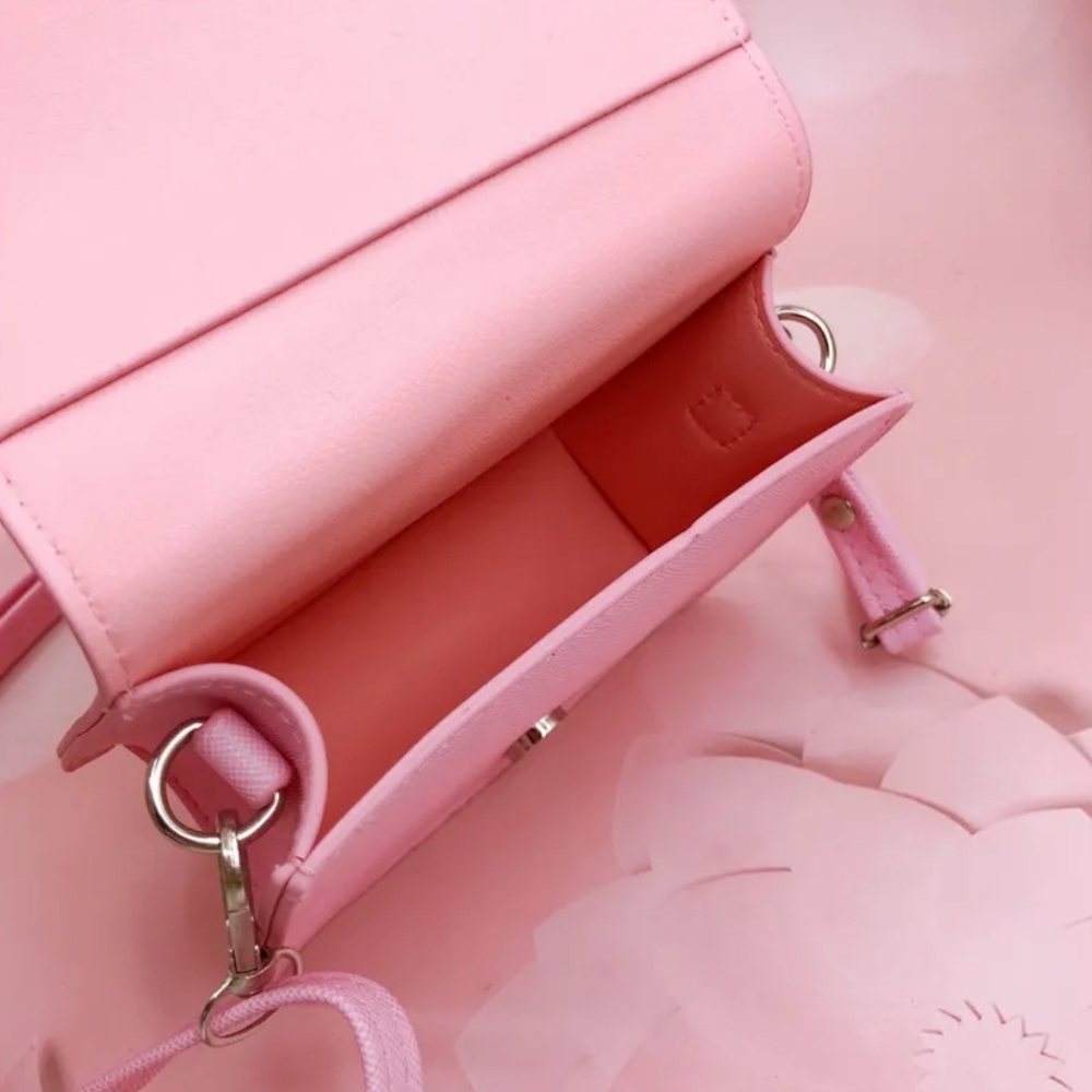 SANRIO Hello Kitty Crossbody - Picture 4 of 4
